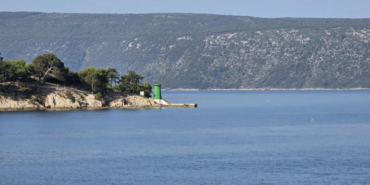 Nedjelja na Jadranu pretežno sunčana, često i vruća, ali na sjeveru i nestabilna