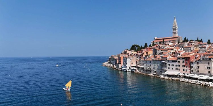 Nedjelja na Jadranu sunčana i vruća