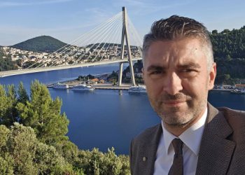 Nema pauze: Franković objavio fotografiju u 6 i 53 ujutro uz zahvalu biračima
