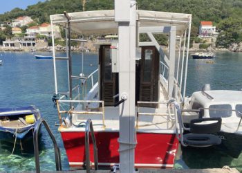 Nepotrebno i neodgovorno: Brod privezan na lifter za osobe s invaliditetom u Moluntu