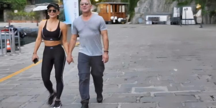 Ni Jeff Bezos ne može preko reda, odbili ga u konobi pored Lastova: “Za sve goste vrijede jednaka pravila…”