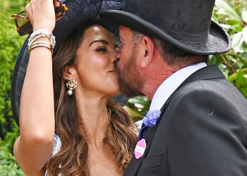 Nick Knowles (62) i njegova nova supruga Katie (34) spakiraju se na PDA kao što su viđeni prvi put od njihovog vjenčanja na Royal Ascot Dayu Four