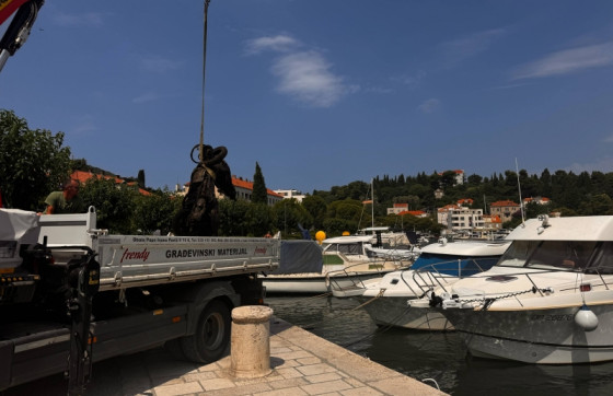 Nitko ne zna kako je tu završio: Iz mora na Batali izvukli nesvakidašnji predmet (FOTO)