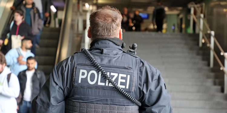 Njemačka policija pokreće se u cijeloj zemlji na mreži ‘Govor mržnje’ – RT World News