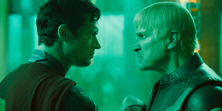 Nova Supermanova prikolica sadrži puno novih snimaka, otkriva čudno dijete, momak Gardner Face-Off i borbu za lasersko oči