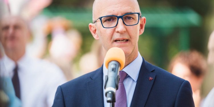 OD UKUPNO 943 LIJEČNIKA KBC-a SPLIT, NJIH 196 RADI I PRIVATNO Što će biti s novim pravilnikom, hoće li neki otići? Evo što kaže ravnatelj Dolić