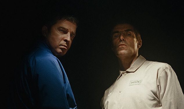 Oasis Brothers Noel i Liam Gallagher prvi su put prikazani nakon što su najavili svoju ponovnu turneju dok rekreiraju svoj vrhunac 90 -ih u novoj kampanji Adidas