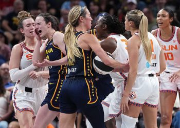 Obožavatelji uoče još jedan grozan prekršaj na Caitlin Clark, jer WNBA skandal prijeti spiralu izvan kontrole