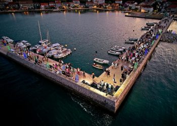 Okusi Pelješca na 50 metara stola: Tradicija, vino i humanost u Dračama