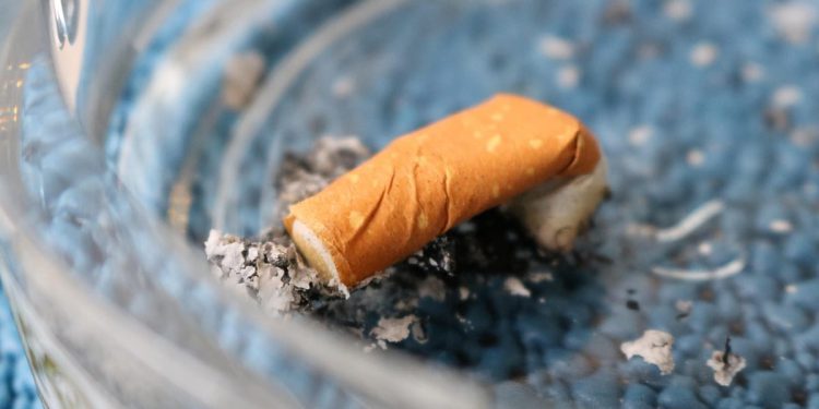 Opušak kojeg bacite sad u more, zagađuje do tisuću litara i razgradit će se tek do 2040.!