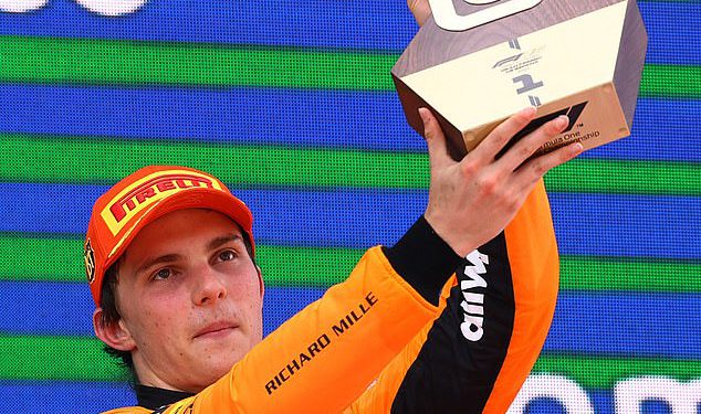 Oscar Piastri vidi suigrač McLarena Landa Norrisa kako bi zatražio svoju petu pobjedu sezone F1 na Grand Prixu španjolske – kao Max Verstappen i George Russell Reignet Fiery Feud Feud