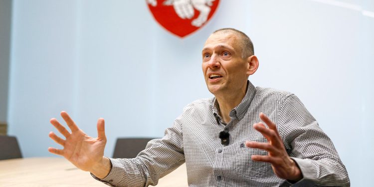 Oslobođeni bjeloruski disident Pojedinosti o mučenju, nagovara puštanje zatvorenika