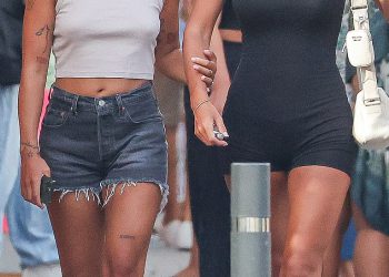 Otkrio je žensku nogometašicu koja je završila brak Christine McGuinness s Paddyjem. Prijatelji kažu Katie Hind istinu o tome kako je prijateljstvo postalo romantično – i zašto Christine sada ‘prezire’ svog bivšeg muža