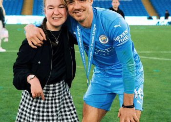 Otkriveno: Jack Grialish stvara srdačnu gestu do raka, dok insajderi govore kako je Engleska zvijezda dala tisuće u nizu tajnih činova dobročinstva