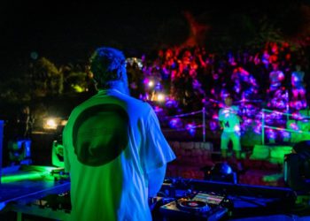 Otvorena koncertna sezona na Orsuli: DJ Kristijan Molnar rasplesao publiku do kasno u noć (FOTO)