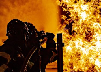 Ozlijeđeni vatrogasac našao se pred plamenom od 30 metara: ‘To je pakao, dobro sam prošao’