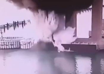 PODVODNI EKSPLOZIV Ukrajinci minirali Krimski most sa 1100 kg eksploziva