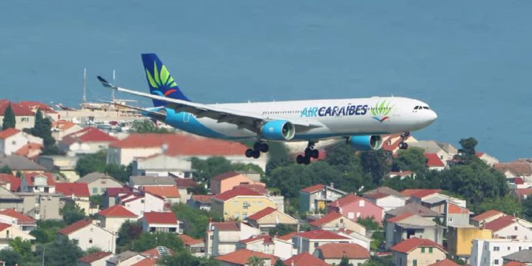 POGLED IZBLIZA Pogledajte trenutak kada Airbus stiže u splitsku zračnu luku