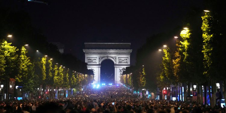 PSG sukobi vidi stotine uhićenih u Parizu dok navijači slave pobjedu Lige prvaka