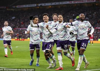 Paris Saint-Germain Edge bliže dogovoru za Bournemouth zvijezdu u iznosu od 60 milijuna funti jer pobjednici Lige prvaka izgledaju kako bi pojačali svoju obranu