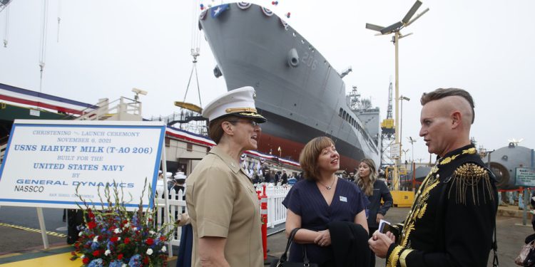 Pentagon preimenovati ‘gay’ američki ratni brod – Mediji – RT World News