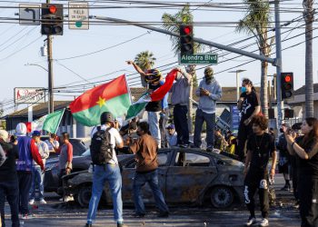 Pentagon za raspoređivanje marinaca usred kalifornijskih nemira – RT World News