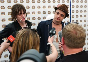 Pete Doherty prekida tišinu o smrti Patricka Waldena sa srdačnim postom dok otkriva počast tetovaža kasnom babyshambles rockeru