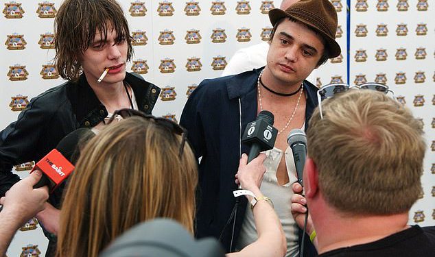 Pete Doherty prekida tišinu o smrti Patricka Waldena sa srdačnim postom dok otkriva počast tetovaža kasnom babyshambles rockeru