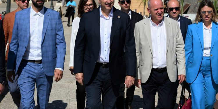 Plenković u Dalmaciji: Ulaganja od preko 30 milijuna eura za projekte na otocima