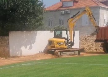 Počeli radovi na atletskoj stazi, Ana Alamat: “Sretni smo jer će buduće generacije moći izraziti svoje talente, osjećamo poštovanje Grada Dubrovnika” (VIDEO)