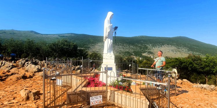 Počinje devetnica Gospi Međugorskoj: Mole ju tisuće diljem svijeta