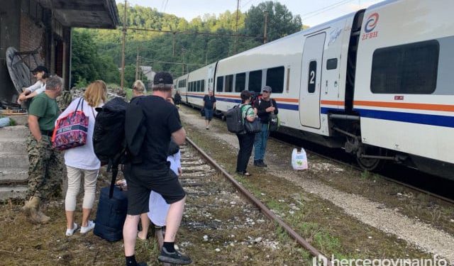 Počinje prometovati sezonski vlak Sarajevo – Ploče, umirovljenici i studenti imaju popust