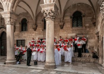 Počinju ljetni programi u turističkim mjestima: Glazba, folklor i tradicija u lipnju, srpnju i kolovozu