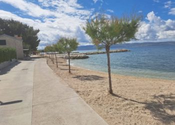 Podstrana spremna za sezonu: Dovršena sanacija plaža i pera