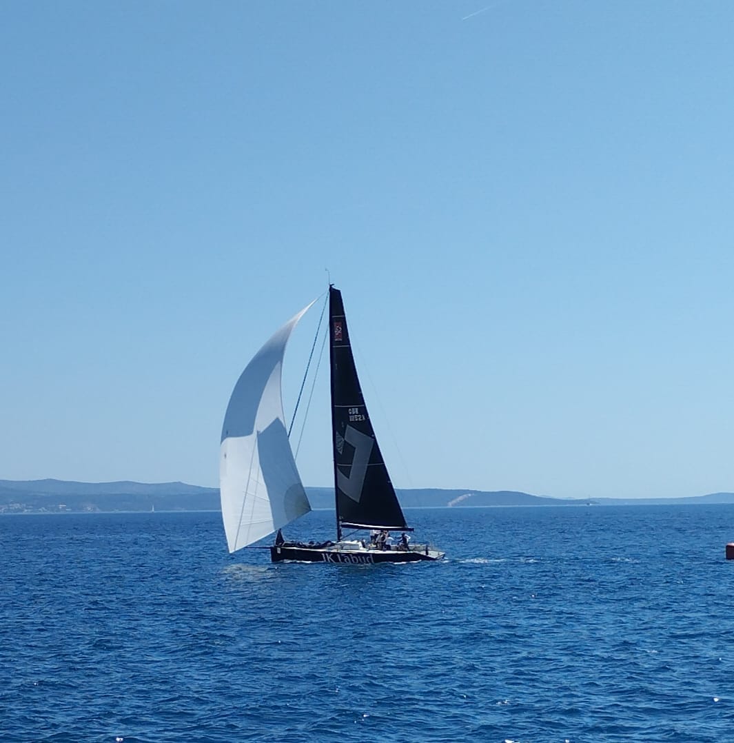 DINAMIČNA ZAVRŠNICA Završena 34. Komiška regata: "Prvo levanat, a na kraju maestral!"