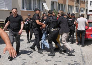 Policija pritvori više od 50 ljudi u obrascu Istanbul Ponosa ožujka