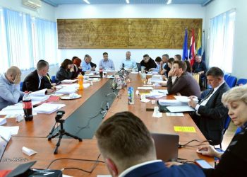 Politička drama u Sinju, nije uspjelo konstituiranje Gradskog vijeća: “Spremni smo preuzeti odgovornost, ali bez koalicija”