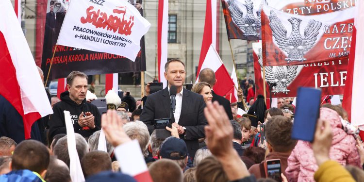 Poljski predsjednički rival vrat i vrat uoči glasovanja o odljevima s visokim ulozima