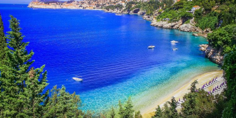 Ponedjeljak na Jadranu iznadprosječno topao s temperaturama i do 31 °C!