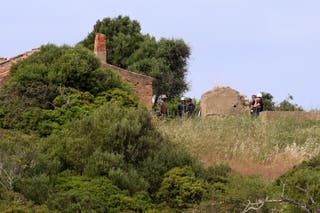 Portugalska i njemačka policija istražuju nestanak britanskog djeteta iz 2007. godine Madeleine McCann provodi pretrage u blizini Lagosa, Južni Portugal, u utorak