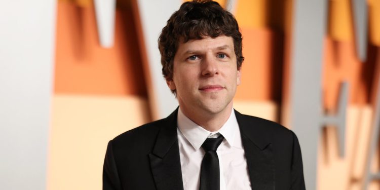 Potvrdio je nastavak društvene mreže, usredotočujući se na nedavne kontroverze na Facebooku