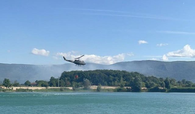 Požar i dalje gori kod Gruda, Air Tractor čeka smirivanje vjetra