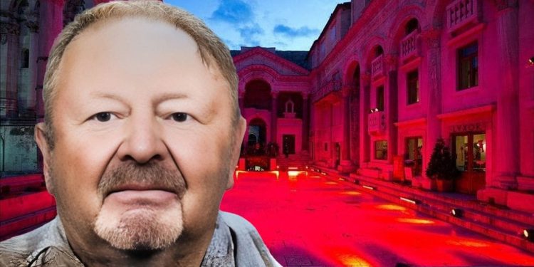 Preminuo je Slaven Sumić, jedan od osmorice koji su Peristil obojali u crveno