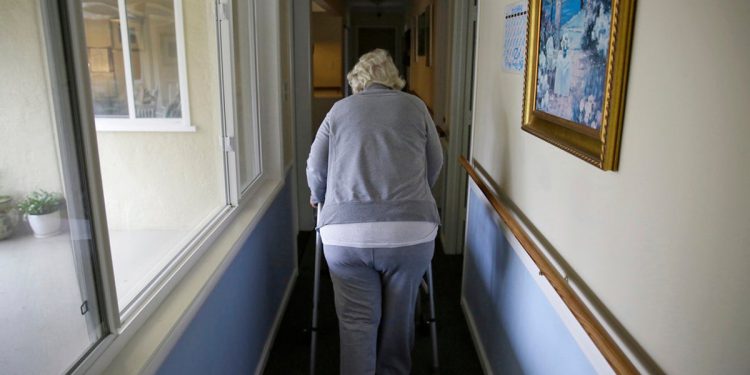 Previše seniora pada i ne može ustati. Tako je vatrogasna jedinica Maine povećala naknade 2200% za lift