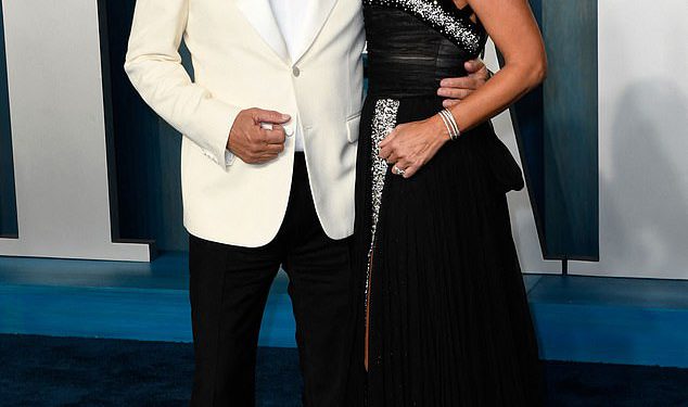 Prijatelji biraju strane u ružnom razdvajanju Kevina Costnera … i izjavljuju bojkot raskošnog vjenčanja bivše Christine Baumgartner