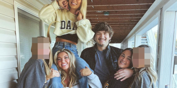 Prijatelji žrtava Idaha koji su prvi bili u kući prekinu svoju tišinu o dolasku na scenu ubojstava