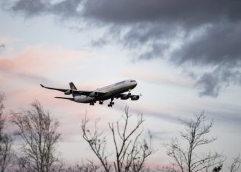 Primirje na Bliskom istoku podiže dionice avioprijevoznika, cijene nafte u padu