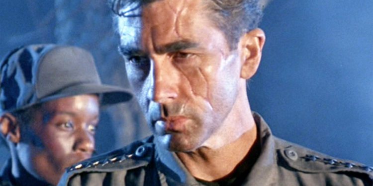Proizvođač New Terminator 2 Video Game pronašao je glumca koji je igrao budući rat John Connor 1991. godine kako bi uključio njegov lik