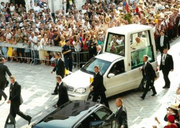 Prošle su 22 godine: Na današnji dan Dubrovnik je posjetio papa Ivan Pavao II. (FOTO)