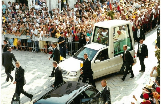 Prošle su 22 godine: Na današnji dan Dubrovnik je posjetio papa Ivan Pavao II. (FOTO)